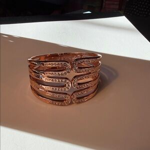 Elegant Gold Women's Clamper Bracelet